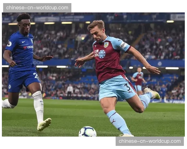 特写：伯恩利门将特拉福德，以扑救次数领跑英超的“射门集锦主角”