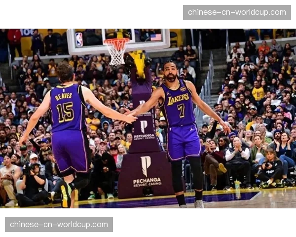 板凳奇兵：湖人里夫斯末节独得15分助队逆转